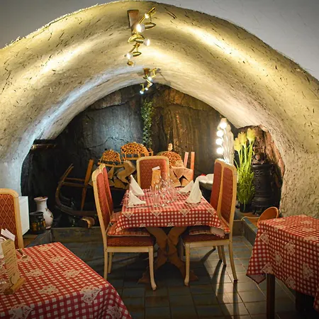 Hotel Restaurant La Petite Alsace 3*