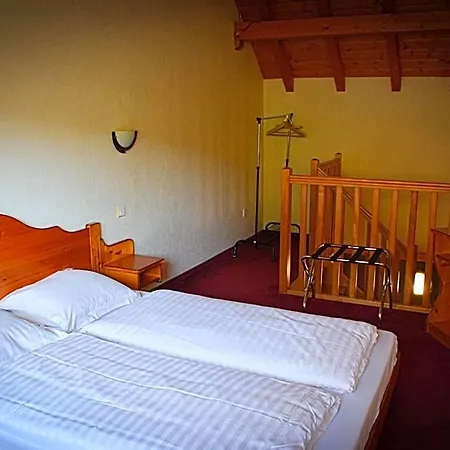 Hotel Logis Restaurant La Petite Alsace