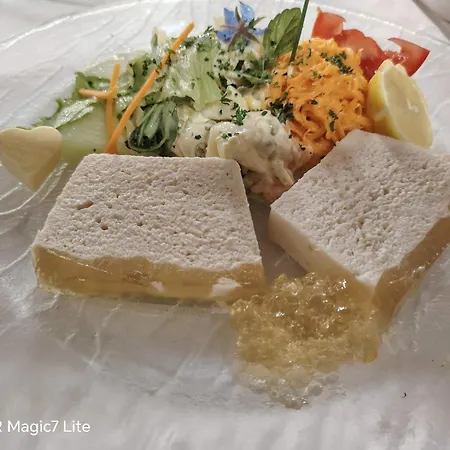Logis Restaurant La Petite Alsace Hotel 3*